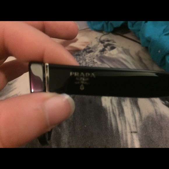 Prada Sunglasses nwot - Picture 3 of 4